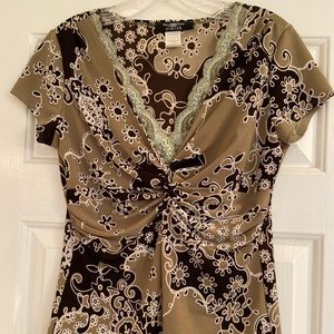 BMoss Company olive colored short sleeve summer shirt with lace V neck size S
